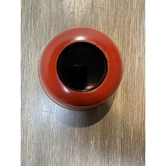 Two VTG/Antique Asian Lacquer Ware Bowls - Goldfish & Grapes Design in Gold - Picture 5 of 7